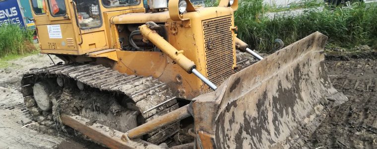 Realizacja: odhumusowanie terenu – prace dla firmy TOMBUDOS